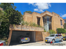 4 Bedroom House for sale in Bogota, Cundinamarca, Bogota