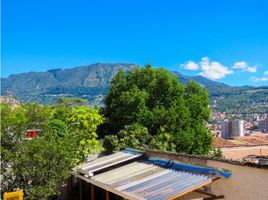 4 Bedroom House for sale in Bare Foot Park (Parque de los Pies Descalzos), Medellin, Medellin