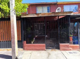2 Bedroom House for sale in Cordillera, Santiago, Pirque, Cordillera
