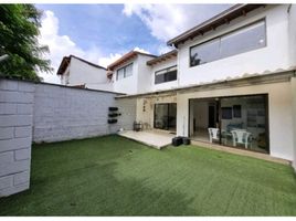 4 Bedroom Villa for sale in Centro Comercial Unicentro Medellin, Medellin, Medellin