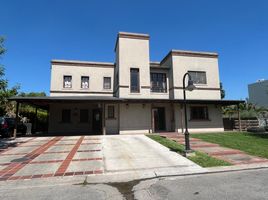 4 Bedroom House for sale in General Sarmiento, Buenos Aires, General Sarmiento