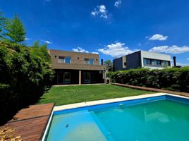 4 Bedroom House for sale in General Sarmiento, Buenos Aires, General Sarmiento