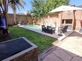 4 Bedroom House for sale in Lanus, Buenos Aires, Lanus