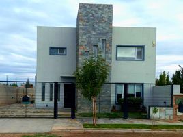 3 Bedroom House for sale in General Roca, Rio Negro, General Roca