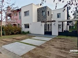 4 Bedroom House for sale in General Sarmiento, Buenos Aires, General Sarmiento