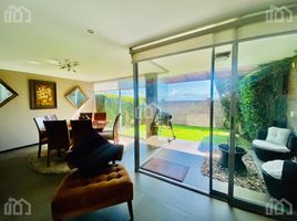 3 Habitación Villa en venta en Cumbaya, Pichincha, Cumbaya