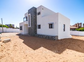 4 Bedroom House for sale in Coquimbo, Coquimbo, Elqui, Coquimbo