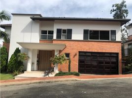 3 Habitación Casa en alquiler en Colombia, Medellín, Antioquia, Colombia