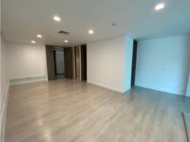 52 SqM Office for rent in Centro Comercial Unicentro Medellin, Medellin, Medellin