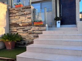 2 Bedroom House for sale in Capital, Mendoza, Capital