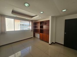 30 SqM Office for sale in River View Park, Cali, Cali