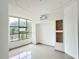 30 SqM Office for sale in River View Park, Cali, Cali