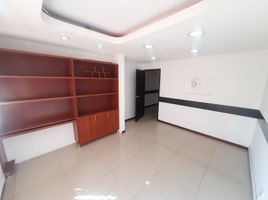 30 SqM Office for sale in River View Park, Cali, Cali