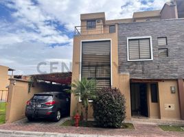 3 Bedroom House for sale in Conocoto, Quito, Conocoto