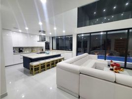 5 Habitación Casa en venta en Colombia, Bello, Antioquia, Colombia