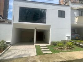 4 Bedroom Villa for sale in Bare Foot Park (Parque de los Pies Descalzos), Medellin, Medellin