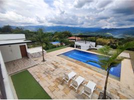 7 Bedroom House for sale in Cundinamarca, La Mesa, Cundinamarca