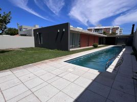 4 Bedroom House for sale in Confluencia, Neuquen, Confluencia