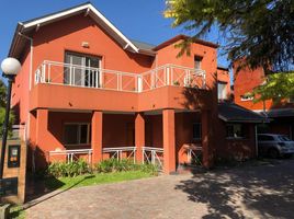 4 Bedroom House for sale in General Sarmiento, Buenos Aires, General Sarmiento