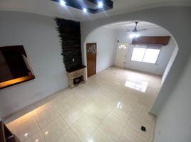 Villa 3 chambre à vendre à Rosario, Santa Fe, Rosario