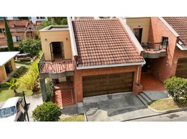 4 Bedroom Villa for sale in Bare Foot Park (Parque de los Pies Descalzos), Medellin, Medellin