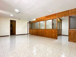 60 m² Office for rent in Parque de los Pies Descalzos, Medellín, Medellín