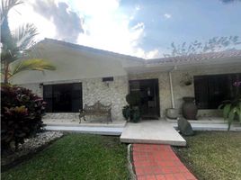 4 Habitación Villa en venta en Cali, Valle Del Cauca, Cali