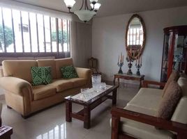 4 Bedroom Villa for sale in Fundacion Cardioinfantil-Instituto de Cardiologia, Bogota, Bogota