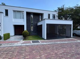 3 Bedroom House for sale in Cumbaya, Quito, Cumbaya