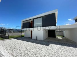 3 Bedroom House for sale in Puembo, Quito, Puembo