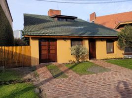 4 Bedroom House for sale in General Sarmiento, Buenos Aires, General Sarmiento