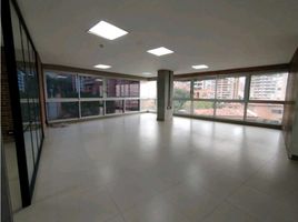 140 m² Office for rent in Parque de los Pies Descalzos, Medellín, Medellín