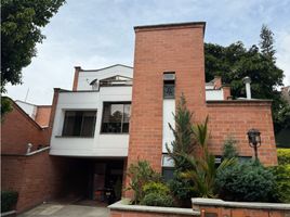 4 Bedroom Villa for sale in Medellin, Antioquia, Medellin