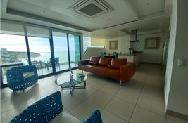 Departamento en alquiler en Manta con vista al mar