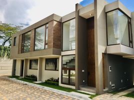 3 Habitación Villa en venta en Cumbaya, Pichincha, Cumbaya