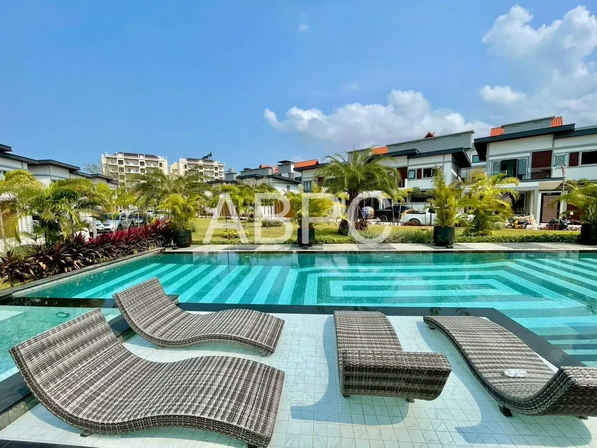 4 Bedroom Townhouse For Rent In Nong Prue, Chon Buri