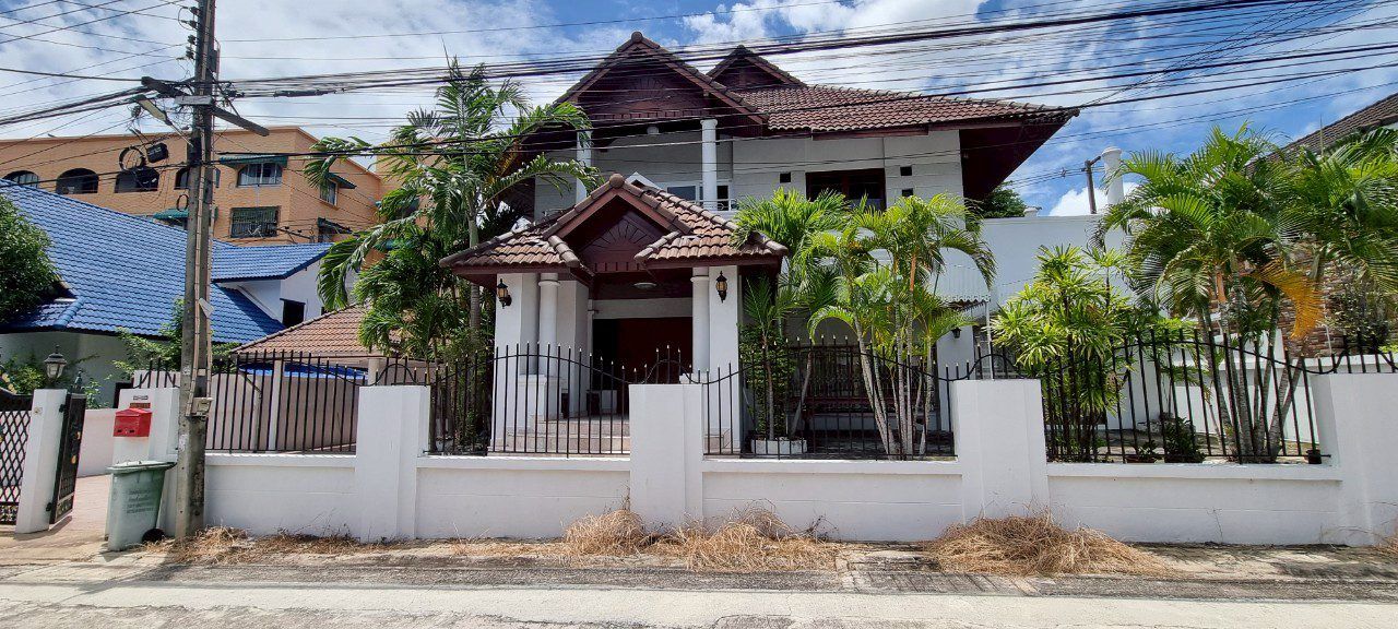 4 Bedroom House For Rent In Nong Prue, Chon Buri