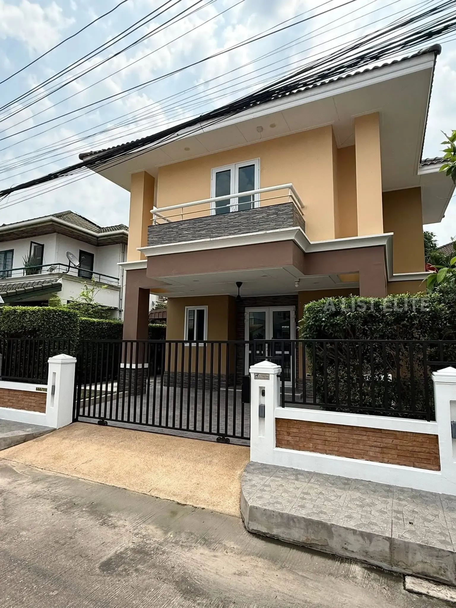 3 Bedroom House For Rent In Nong Prue, Chon Buri
