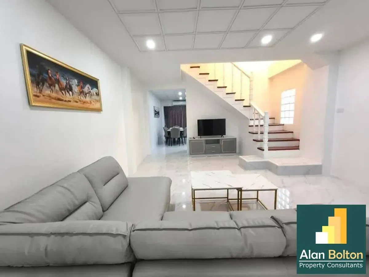 4 Bedroom Townhouse For Rent In Bueng, Chon Buri