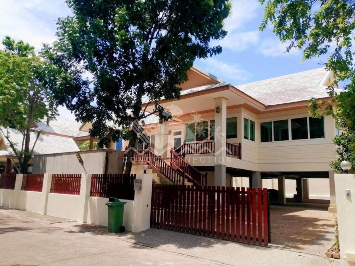 3 Bedroom House For Rent At Amorn Village Place Condo