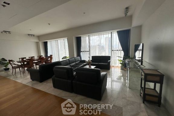 3 Bedrooms Condo for sale In Sathorn 111 Thung Mahamek Bangkok