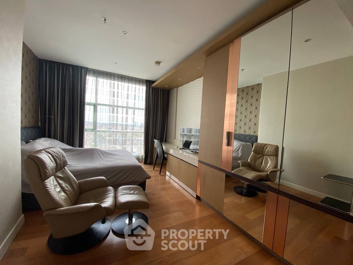 2 Bedrooms Condo for sale In Chatrium Residence Riverside Wat Phraya Krai Bangkok