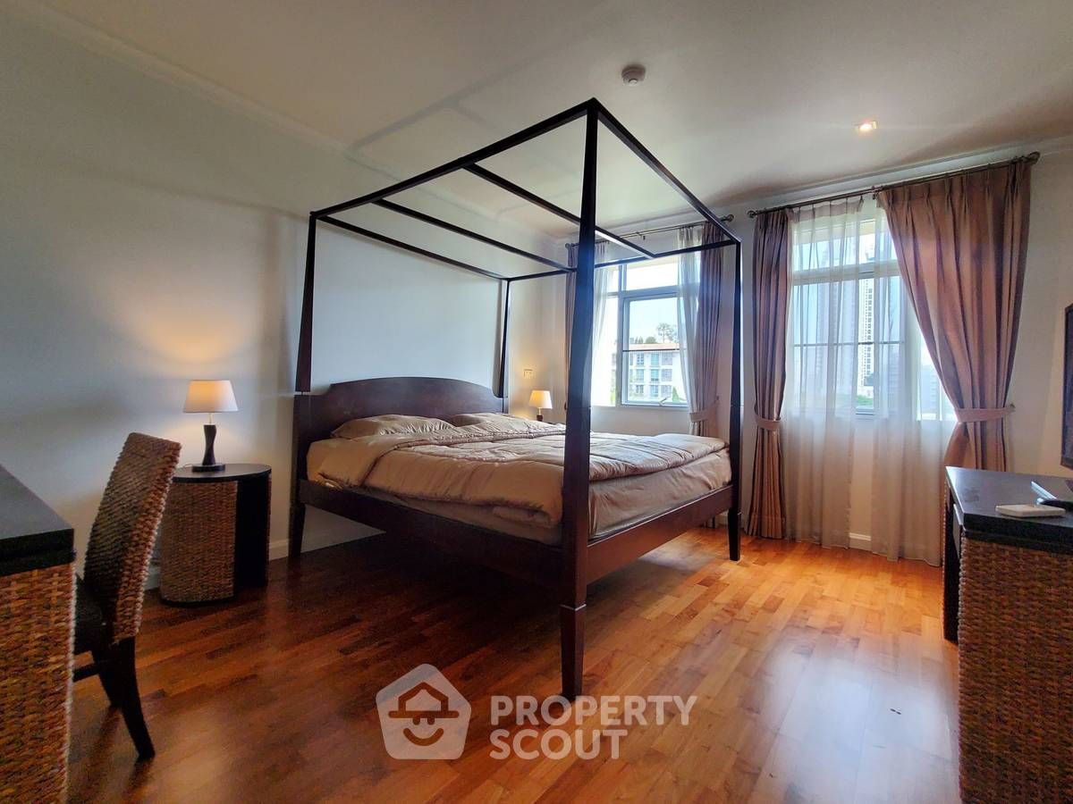3 Bedrooms Condo for sale In The Cadogan Private Residence Khlong Tan Nuea Bangkok