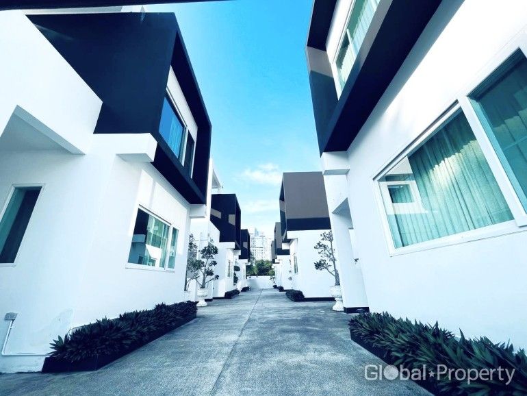Shophouse for sale In Nong Prue Pattaya