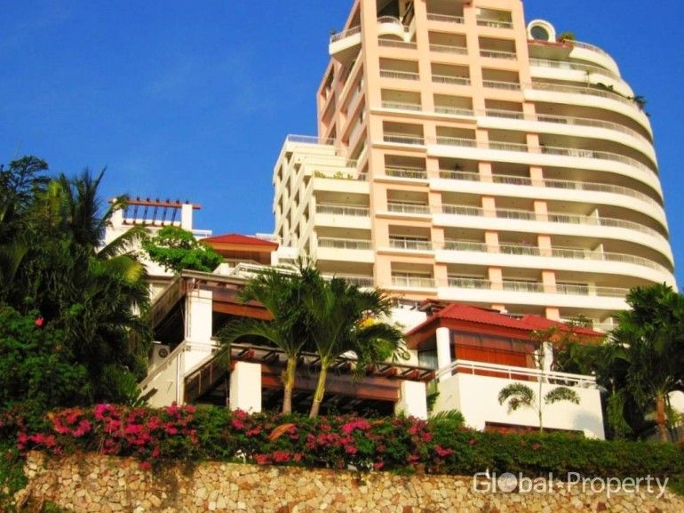 1 Bedroom Condo for sale In Baan Rimpha Na Kluea Pattaya