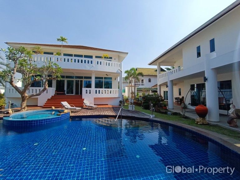 6 Bedrooms House for sale In Little Hill Village Nong Prue Pattaya