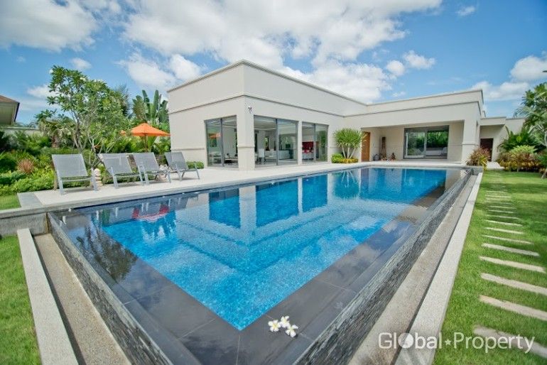 4 Bedrooms Villa for rent In The Vineyard Phase 3 Pong Pattaya
