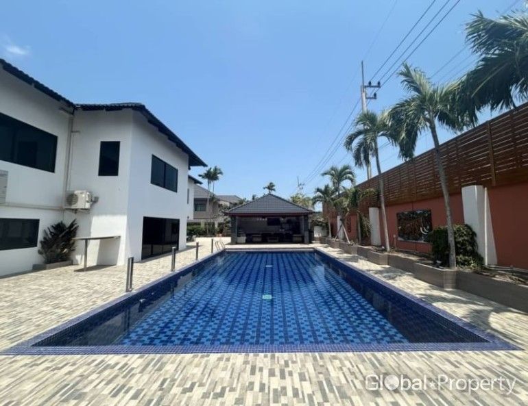 4 Bedrooms House for sale In Paradise Villa 1 Nong Prue Pattaya