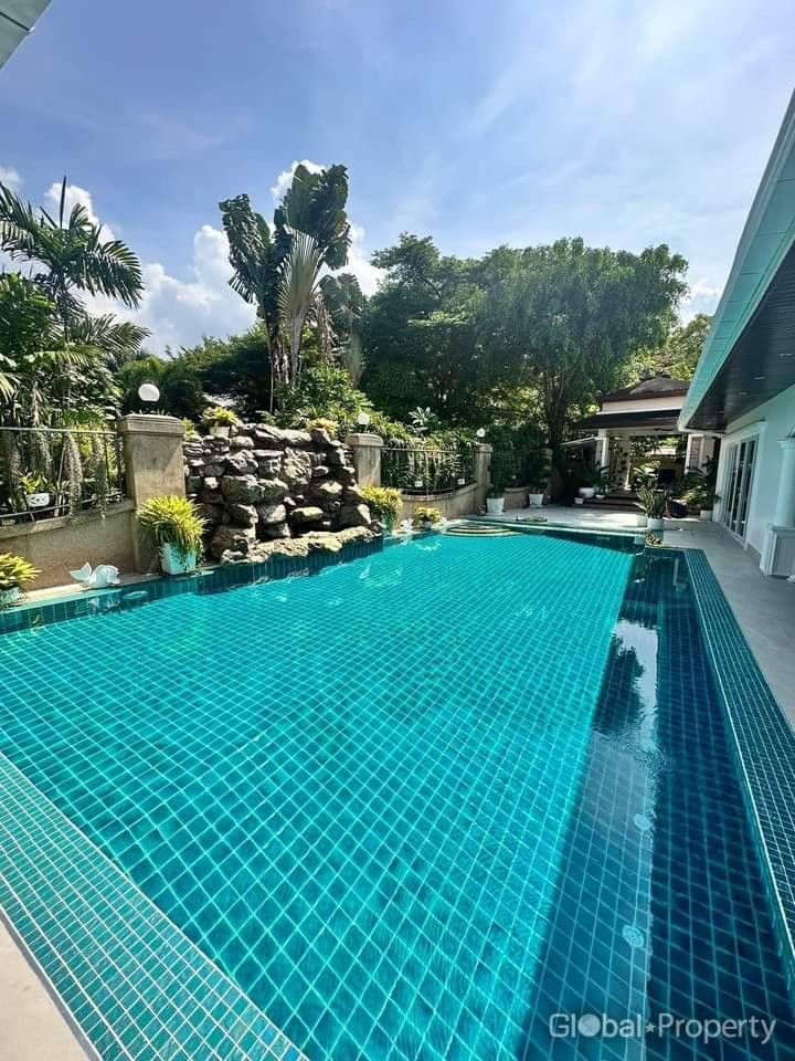 4 Bedrooms House for sale In Jomtien Park Villas Nong Prue Pattaya