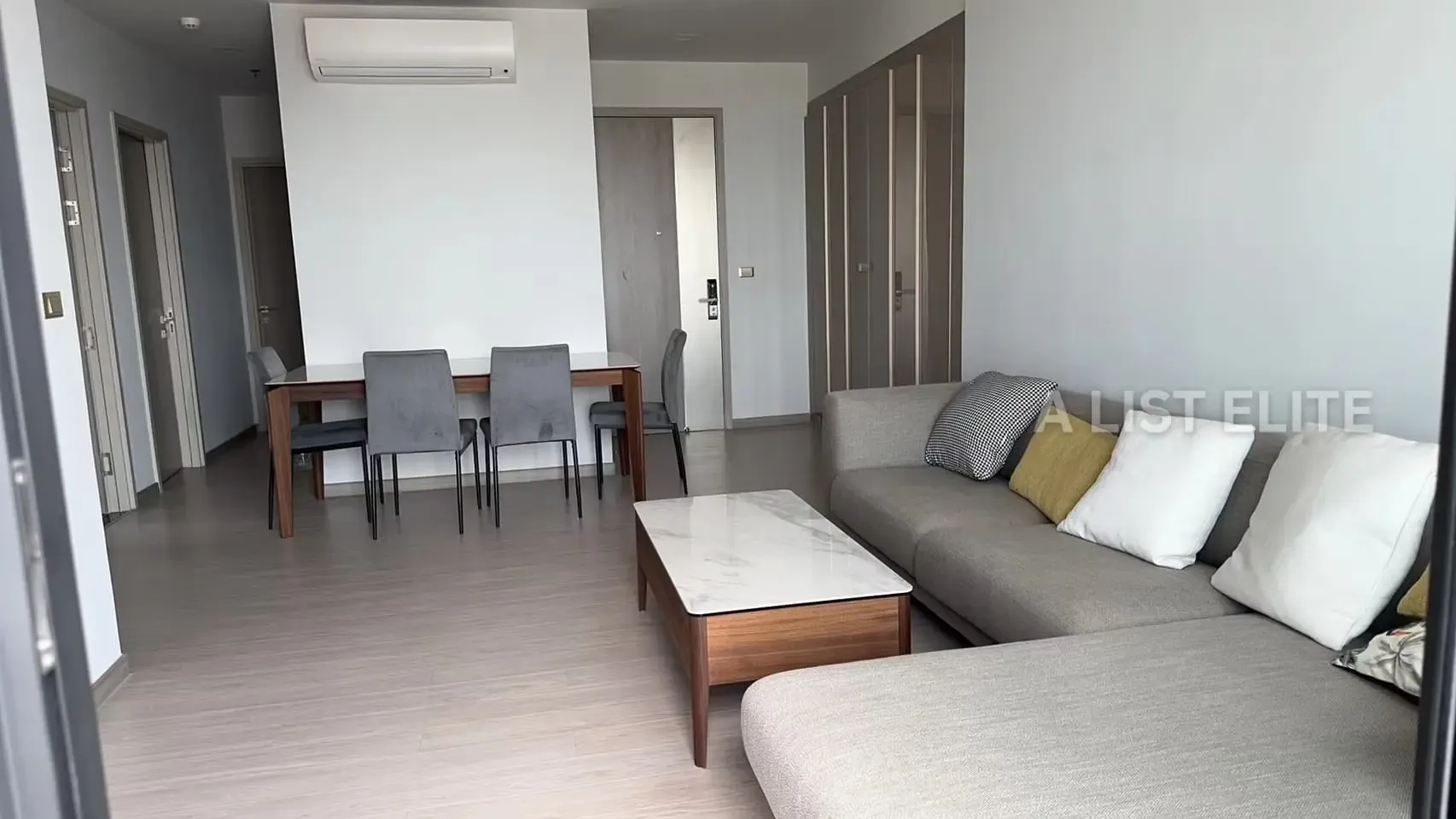 3 Bedrooms Condo for sale In One 9 Five Asoke Rama 9 Huai Khwang Bangkok